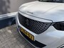 Peugeot e-2008 EV GT Pack 50 kWh | Schuif-Kanteldak | Stoelverwarming | FULL LED koplampen | Achteruitrij-Camera | Adaptieve Cruise control |  Alcantara Bekleding |  Navigatie en Apple caprplay en Android auto |