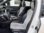 Peugeot e-2008 EV GT Pack 50 kWh | Schuif-Kanteldak | Stoelverwarming | FULL LED koplampen | Achteruitrij-Camera | Adaptieve Cruise control |  Alcantara Bekleding |  Navigatie en Apple caprplay en Android auto |
