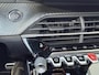 Peugeot e-2008 EV GT Pack 50 kWh | Schuif-Kanteldak | Stoelverwarming | FULL LED koplampen | Achteruitrij-Camera | Adaptieve Cruise control |  Alcantara Bekleding |  Navigatie en Apple caprplay en Android auto |