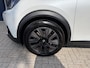 Peugeot e-2008 EV GT Pack 50 kWh | Schuif-Kanteldak | Stoelverwarming | FULL LED koplampen | Achteruitrij-Camera | Adaptieve Cruise control |  Alcantara Bekleding |  Navigatie en Apple caprplay en Android auto |