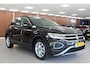 Volkswagen T-Roc 1.5 TSI Life Automaat | Airco | Adaptieve cruise control | Parkeersensoren & Camera | Carplay | Stoelverwarming
