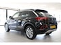 Volkswagen T-Roc 1.5 TSI Life Automaat | Airco | Adaptieve cruise control | Parkeersensoren & Camera | Carplay | Stoelverwarming