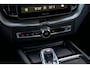 Volvo XC60 2.0 T8 Plug-in hybrid AWD Ultra Dark Exec. Ed. | Luchtvering | 22 Inch | Bowers & Wilkins Audio | Stoelverwarming + Ventilatie + Massage | Head Up | 360 Camera | Getint Glas | Schuif -/ Kanteldak |