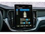 Volvo XC60 2.0 T8 Plug-in hybrid AWD Ultra Dark Exec. Ed. | Luchtvering | 22 Inch | Bowers & Wilkins Audio | Stoelverwarming + Ventilatie + Massage | Head Up | 360 Camera | Getint Glas | Schuif -/ Kanteldak |