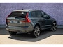 Volvo XC60 2.0 T8 Plug-in hybrid AWD Ultra Dark Exec. Ed. | Luchtvering | 22 Inch | Bowers & Wilkins Audio | Stoelverwarming + Ventilatie + Massage | Head Up | 360 Camera | Getint Glas | Schuif -/ Kanteldak |