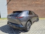 Mazda CX-6e Takumi Plus 78 kWh NAVI | APPLE CARPLAY | 26 INCH INFOTAINMENT SCHERM | RONDOMZICHT CAMERA | 21 INCHLMV | PANORAMADAK  LEVERING 2026 (PROFITEER DIT JAAR NOG VAN DE 18 % BIJTELLING)