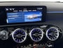 Mercedes-Benz A-klasse 180 Business Solution AMG | Panoramadak | Sfeerverlichting | Stoelverwarming | Parkeercamera |