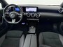 Mercedes-Benz A-klasse 180 Business Solution AMG | Panoramadak | Sfeerverlichting | Stoelverwarming | Parkeercamera |