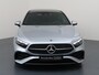 Mercedes-Benz A-klasse 180 Business Solution AMG | Panoramadak | Sfeerverlichting | Stoelverwarming | Parkeercamera |