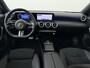 Mercedes-Benz A-klasse 180 Business Solution AMG | Panoramadak | Sfeerverlichting | Stoelverwarming | Parkeercamera |