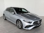 Mercedes-Benz A-klasse 180 Business Solution AMG | Panoramadak | Sfeerverlichting | Stoelverwarming | Parkeercamera |