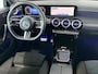 Mercedes-Benz A-klasse 180 Business Solution AMG | Panoramadak | Sfeerverlichting | Stoelverwarming | Parkeercamera |