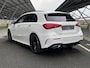 Mercedes-Benz A-klasse 180 Star Edition AMG Line | Night | Panoramadak | Multibeam LED | 19 Inch LM velgen | Sfeerverlichting |