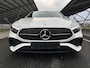 Mercedes-Benz A-klasse 180 Star Edition AMG Line | Night | Panoramadak | Multibeam LED | 19 Inch LM velgen | Sfeerverlichting |