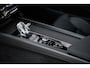 Volvo XC60 2.0 T8 Plug-in hybrid AWD Ultra Dark Exec. Ed. | Actieve Luchtvering | Bowers & Wilkins Audio | Head-up Display | 360 Graden Camera | Panoramadak | Lichtmetalen Velgen 22 inch | Elektrisch Verstelbare Voorstoelen | Geventileerde Stoelen | Massagefunctie | Keyless Entry | BLIS