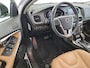 Volvo V40 Cross Country 1.5 T3 Polar+ Luxury | Standkachel | Harman/Kardon | DAB | Keyless entry/start | Panoramadak | Parkeer camera | Parkeersensoren V+A | Extra getint glas | Stoelverwarming | Cruise Control |
