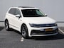 Volkswagen Tiguan 1.5 TSI ACT Highline Business R 150pk DSG | Panoramadak | Trekhaak | Elektrische achterklep | Navigatie | Cruise control | LED+ | Climate control | Dodehoek detectie |
