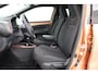 Toyota Aygo X Hybrid 115 pulse | Apple Carplay / Android Auto | Keyless | Parkeersensoren voor/achter | Adaptive Cruise | LED | Clima | Camera | 17 inch | Privacy glas