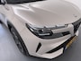 Alfa Romeo Junior Elettrica Speciale | "Spiga" Stoffen/ecoleder bekleding met rode accenten - 6-voudig verstelbare bestuurdersstoel / 6-voudig verstelbare passagiersstoel, verwarmbare voorstoelen | 10,1" infotainment systeem met navigatie | 10,25" digitaal instrumentarium