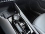 Alfa Romeo Junior Elettrica Speciale | "Spiga" Stoffen/ecoleder bekleding met rode accenten - 6-voudig verstelbare bestuurdersstoel / 6-voudig verstelbare passagiersstoel, verwarmbare voorstoelen | 10,1" infotainment systeem met navigatie | 10,25" digitaal instrumentarium