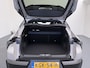 Alfa Romeo Junior Elettrica Speciale | "Spiga" Stoffen/ecoleder bekleding met rode accenten - 6-voudig verstelbare bestuurdersstoel / 6-voudig verstelbare passagiersstoel, verwarmbare voorstoelen | 10,1" infotainment systeem met navigatie | 10,25" digitaal instrumentarium
