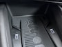 Alfa Romeo Junior Elettrica Speciale | "Spiga" Stoffen/ecoleder bekleding met rode accenten - 6-voudig verstelbare bestuurdersstoel / 6-voudig verstelbare passagiersstoel, verwarmbare voorstoelen | 10,1" infotainment systeem met navigatie | 10,25" digitaal instrumentarium