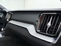 Volvo S60 B4 211pk Automaat R-Design / Adaptieve cruise / H&K Audio / Stylingkit / 20inch / Blackpack / Getint glas / Trekhaak.