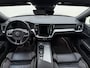 Volvo S60 B4 211pk Automaat R-Design / Adaptieve cruise / H&K Audio / Stylingkit / 20inch / Blackpack / Getint glas / Trekhaak.