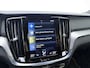 Volvo S60 B4 211pk Automaat R-Design / Adaptieve cruise / H&K Audio / Stylingkit / 20inch / Blackpack / Getint glas / Trekhaak.