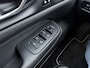 Volvo S60 B4 211pk Automaat R-Design / Adaptieve cruise / H&K Audio / Stylingkit / 20inch / Blackpack / Getint glas / Trekhaak.