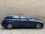 BMW 3-Serie Touring 320e Business Edition Plus | Panoramadak | Elektrisch Wegklapbare Trekhaak | Navigatie | Sfeerverlichting | Lederen Sportstoelen memory | Laser LED | Apple Carplay/ Android Auto | Stoel&stuurverwarming | Head up display | Volledig onderhouden