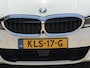 BMW 3-Serie Touring 320e M-pakket | 360 camera | Laser-LED | Sportstoelen | Leder/alcantara | Navigatie | Apple CarPlay | Head Up | 18 inch M-velgen | Stoelverwarming | Sfeerverlichting | Keyless | DAB | Elektrische achterklep | Volledig onderhouden