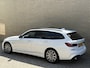 BMW 3-Serie Touring 320e M-pakket | 360 camera | Laser-LED | Sportstoelen | Leder/alcantara | Navigatie | Apple CarPlay | Head Up | 18 inch M-velgen | Stoelverwarming | Sfeerverlichting | Keyless | DAB | Elektrische achterklep | Volledig onderhouden