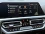 BMW 3-Serie Touring 320e M-pakket | 360 camera | Laser-LED | Sportstoelen | Leder/alcantara | Navigatie | Apple CarPlay | Head Up | 18 inch M-velgen | Stoelverwarming | Sfeerverlichting | Keyless | DAB | Elektrische achterklep | Volledig onderhouden