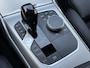 BMW 3-Serie Touring 320e M-pakket | 360 camera | Laser-LED | Sportstoelen | Leder/alcantara | Navigatie | Apple CarPlay | Head Up | 18 inch M-velgen | Stoelverwarming | Sfeerverlichting | Keyless | DAB | Elektrische achterklep | Volledig onderhouden
