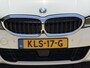 BMW 3-Serie Touring 320e M-pakket | 360 camera | Laser-LED | Sportstoelen | Leder/alcantara | Navigatie | Apple CarPlay | Head Up | 18 inch M-velgen | Stoelverwarming | Sfeerverlichting | Keyless | DAB | Elektrische achterklep | Volledig onderhouden