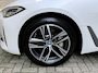 BMW i4 eDrive40 84 kWh | 93% SOH | Trekhaak elektrisch wegklapbaar | Sportstoelen | Half leder | Navigatie | Apple CarPlay | Stoelverwarming | 18 inch velgen | LED | DAB | Volledig onderhouden