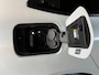 BMW i4 eDrive40 84 kWh | 93% SOH | Trekhaak elektrisch wegklapbaar | Sportstoelen | Half leder | Navigatie | Apple CarPlay | Stoelverwarming | 18 inch velgen | LED | DAB | Volledig onderhouden