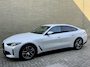 BMW i4 eDrive40 84 kWh | 93% SOH | Trekhaak elektrisch wegklapbaar | Sportstoelen | Half leder | Navigatie | Apple CarPlay | Stoelverwarming | 18 inch velgen | LED | DAB | Volledig onderhouden