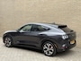 Ford Mustang Mach-E Extended Premium AWD 98 kWh | 94% SOH | Panoramadak | Trekhaak afneembaar | Lederen bekleding | 360 camera | Bang&Olufsen | 19 inch velgen | Adaptieve cruise | Elektrische achterklep | Dodehoekdetectie | LED | DAB | Keyless | Dealeronderhouden