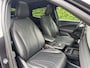 Ford Mustang Mach-E Extended Premium AWD 98 kWh | 94% SOH | Panoramadak | Trekhaak afneembaar | Lederen bekleding | 360 camera | Bang&Olufsen | 19 inch velgen | Adaptieve cruise | Elektrische achterklep | Dodehoekdetectie | LED | DAB | Keyless | Dealeronderhouden
