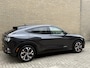 Ford Mustang Mach-E Extended Premium AWD 98 kWh | 94% SOH | Panoramadak | Trekhaak afneembaar | Lederen bekleding | 360 camera | Bang&Olufsen | 19 inch velgen | Adaptieve cruise | Elektrische achterklep | Dodehoekdetectie | LED | DAB | Keyless | Dealeronderhouden