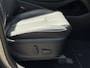 Hyundai Santa Fe 1.6 T-GDI PHEV 265pk Premium Plus Sky 7-persoons | Panoramadak | Leder | Head up | 360 camera | Stoel&stuurverwarming | Navigatie | Apple CarPlay | Adaptieve cruise | Lane assist | 19 inch velgen | Keyless | LED | DAB | Dealeronderhouden