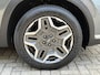 Hyundai Santa Fe 1.6 T-GDI PHEV 265pk Premium Plus Sky 7-persoons | Panoramadak | Leder | Head up | 360 camera | Stoel&stuurverwarming | Navigatie | Apple CarPlay | Adaptieve cruise | Lane assist | 19 inch velgen | Keyless | LED | DAB | Dealeronderhouden