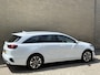 Kia Ceed Sportswagon 1.6 GDI PHEV DynamicLine | Facelift | Camera | Apple CarPlay | Rijstrooksensor | LED | DAB | Keyless | 16 inch velgen | Climate control | Cruise control | Stoel&stuurverwarming | Volledig dealeronderhouden | Fabrieksgarantie