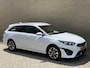Kia Ceed Sportswagon 1.6 GDI PHEV DynamicLine | Facelift | Camera | Apple CarPlay | Rijstrooksensor | LED | DAB | Keyless | 16 inch velgen | Climate control | Cruise control | Stoel&stuurverwarming | Volledig dealeronderhouden | Fabrieksgarantie