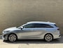 Kia Ceed Sportswagon 1.6 GDI PHEV ExecutiveLine | Lederen bekleding | Trekhaak afneembaar | Adaptieve cruise | Lane assist | Navigatie | Apple CarPlay | Keyless | LED | DAB | Stoelverwarming&koeling | Stuurverwarming | 17 inch velgen | Camera | Elektrische achterklep | Volledig onderhouden