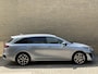 Kia Ceed Sportswagon 1.6 GDI PHEV ExecutiveLine | Lederen bekleding | Trekhaak afneembaar | Adaptieve cruise | Lane assist | Navigatie | Apple CarPlay | Keyless | LED | DAB | Stoelverwarming&koeling | Stuurverwarming | 17 inch velgen | Camera | Elektrische achterklep | Volledig onderhouden