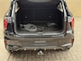 Lynk & Co 01 1.5 PHEV 261pk | Blackline | 360 camera | Trekhaak afneembaar | Panoramadak | Navigatie | Apple CarPlay | Adaptieve cruise | Stoelverwarming | Infinity sound | Keyless | LED | DAB | Elektrische achterklep | Volledig onderhouden | NAP Origineel Nederlandse auto