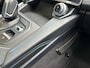 Lynk & Co 01 1.5 PHEV 261pk | Blackline | Panoramadak | 360 camera | Adaptieve cruise | Lane assist | Dodehoekdetectie | Elektrische achterklep | Navigatie | Stoelverwarming | Apple CarPlay / Android Auto | Memory | Sfeerverlichting | LED | DAB | Dealeronderhouden
